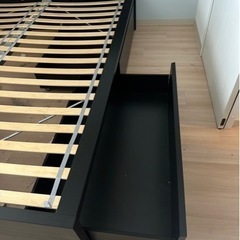 D2001   キングベッド引き出し付き