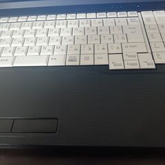 富士通 高年式7世代Corei5 高速大容量SSD960G搭載 メモリ8G CD/DVD/