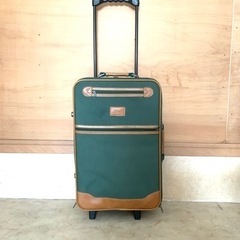 キャリーバッグ　スーツケース　(日時場所限定無料)