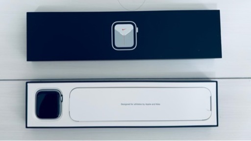美品 Apple Watch SE GPS 44mm シルバー バッテリー最大容量95% アップルウォッチ　ベルト新品