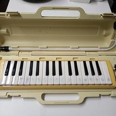 鍵盤ハーモニカ黄色