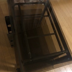 ガラス製テレビ台