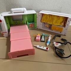 ぽぽちゃん　救急車　おもちゃ　女の子　　病院ごっこ　