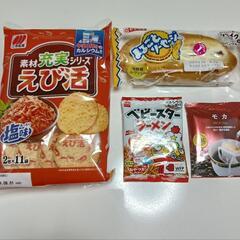 格安　まるごとソーセージパン　えび活　他お菓子コーヒー　４点セット