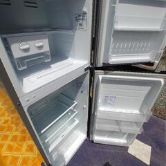 中型冷凍冷蔵庫です。