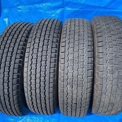 ブリヂストンスタットレス　ホイル付き145/80R12       
