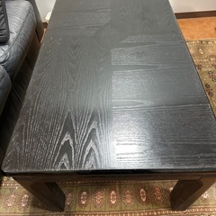 黒のローテーブル