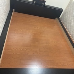 家具 ベッドフレーム クイーンサイズ　美品