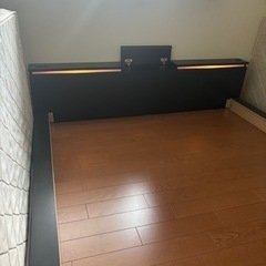 家具 ベッドフレーム クイーンサイズ　美品