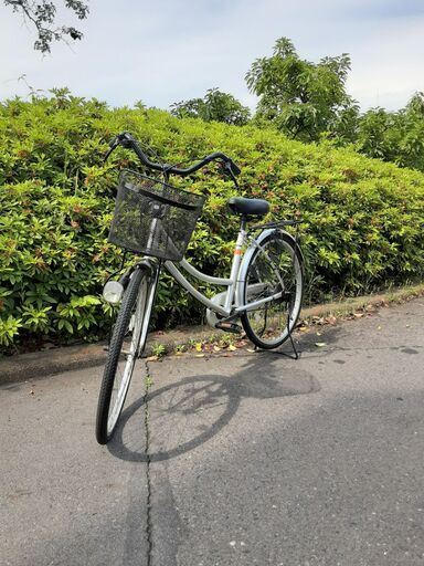 リサイクルショップどりーむ天保山店　No1152　自転車　シルバー　ライト付き　カゴ付き　２４インチ