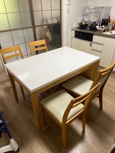ニトリ４人掛けダイニングテーブルセット