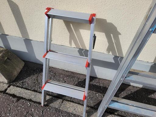 脚立  3台セットで  中古です。 脚立 3台セットで 中古です。