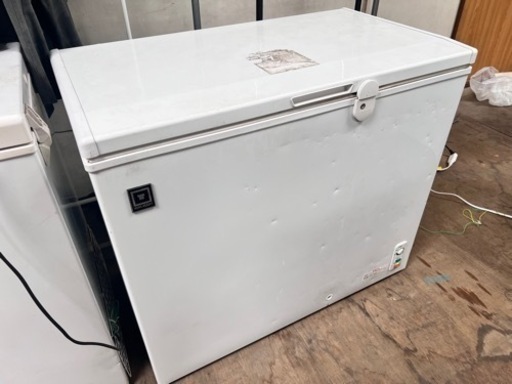 【購入者確定済み】【中古品】② REMACOMレマコム／冷凍ストッカRRS-210CNF 210LW96×D57×H83／上開き扉型。電気冷凍庫