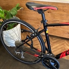 【GIANT CROSTAR前後タイヤ新品！ 】アルミフレーム　2×8速　700×28cクロスバイク　ブラック×レッド