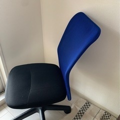 椅子(高さ調整可能)