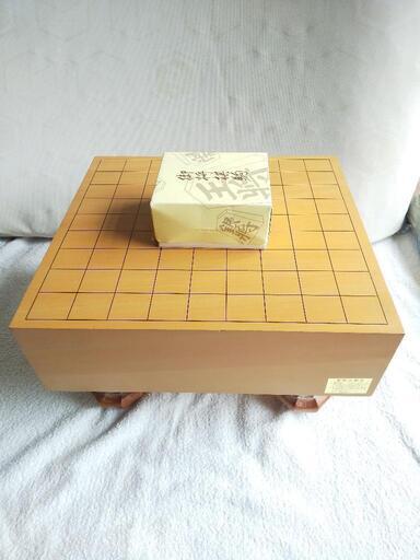 将棋盤　脚付き　ヘソあり　駒付き