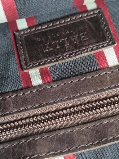 【入手困難/美品】 BALLY バリー サコッシュ ショルダーバッグ ポシェット トレスポ 斜め掛け レザー メンズ ビジネス 龍 刺繍