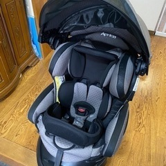 アップリカ　フラディア グロウ ISOFIX 360°セーフティ...