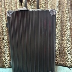 新品スーツケースMサイズ