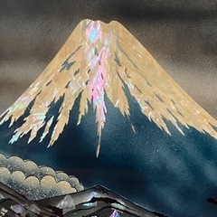 富士山の螺鈿が美しい
骨董品、絵画