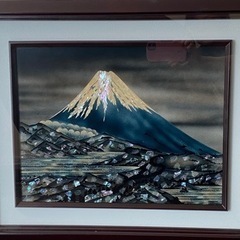 富士山の螺鈿が美しい
骨董品、絵画