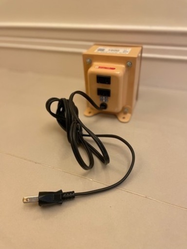 変圧器1500W売ります（日章工業NDF-1500U）