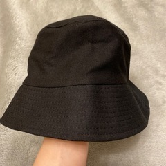 美品  バケットハット 黒 帽子