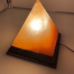 ヒマラヤ岩塩ランプピラミッド型 浄化　家具 照明器具