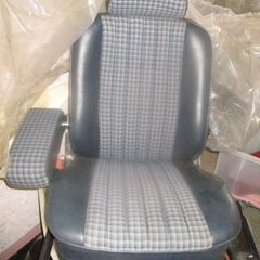 メルセデス―ベンツ107-SL用程度良のフロントシート左右販売