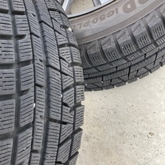 スタッドレスタイヤ　ホイル付4本　215-65-16