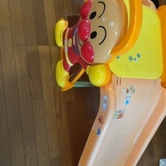 アンパンマン　滑り台　おもちゃ