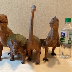 恐竜　おもちゃ　中古　西松屋