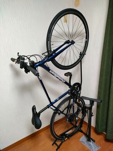 【室内保管3点】KHODAABLOOMクロスバイク＋自転車ディスプレイスタンド＋高圧空気入れ（仏式/米式/英式）