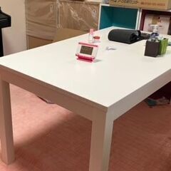 IKEA製伸縮式ダイニングテーブル（3か月使用）