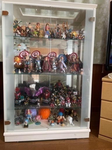 フィギュア入りショーケース