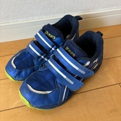 asics 20.5cm 足幅狭い