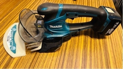 充電式芝生バリカン　マキタ  バッテリー付き　MUM602D makita