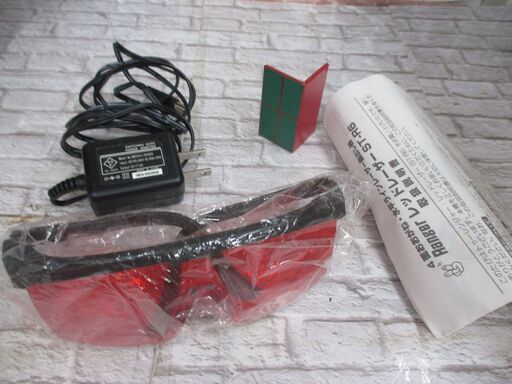 S-TECH ST-R6 墨出し器 赤レーザー ケース/アダプタ付き 中古品