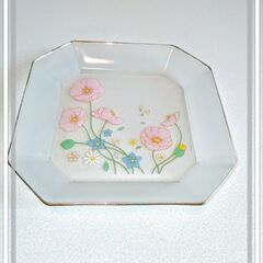 花柄デザイン　八角のガラス大皿