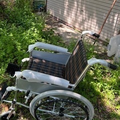 車椅子　アルミ軽量折りたたみ椅子　生活雑貨 家庭用品 ガーデニング