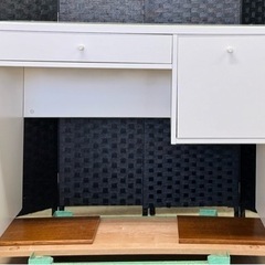 SYVDEドレッシングテーブル（IKEA ）