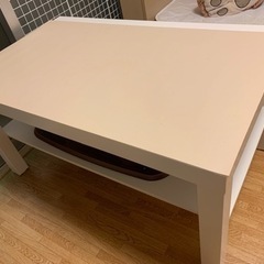 IKEA  イケアのテーブル