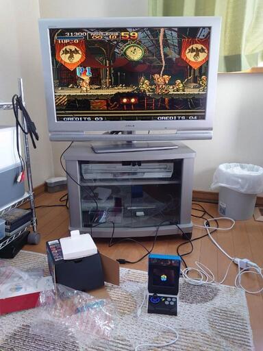 ネオジオミニ＋コントローラー白2個＋テレビに繋ぐHDMI配線のセット
