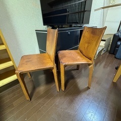 カッシーナ　CAB  身分証の認証待ちで、まだお返事できません