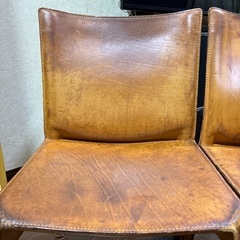 カッシーナ　CAB  身分証の認証待ちで、まだお返事できません