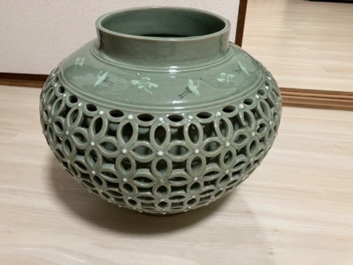 青磁壺