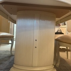 ダイニングテーブル　　椅子付き