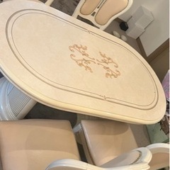 ダイニングテーブル　　椅子付き