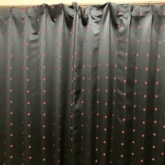 ニトリ　　黒✖️赤カーテン