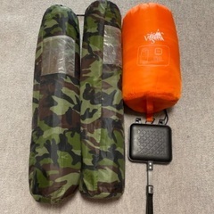 キャンプ用品（寝袋、ホットサンドメーカー、インフレーターマット2つ）